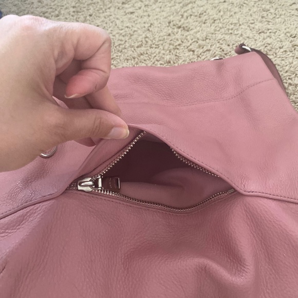 Coach - Picture 5 of 5